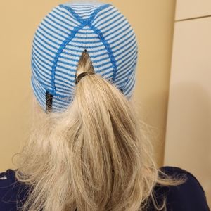 Lululemon beanie with ponytail hole